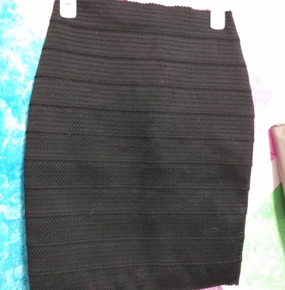 Black express skirt